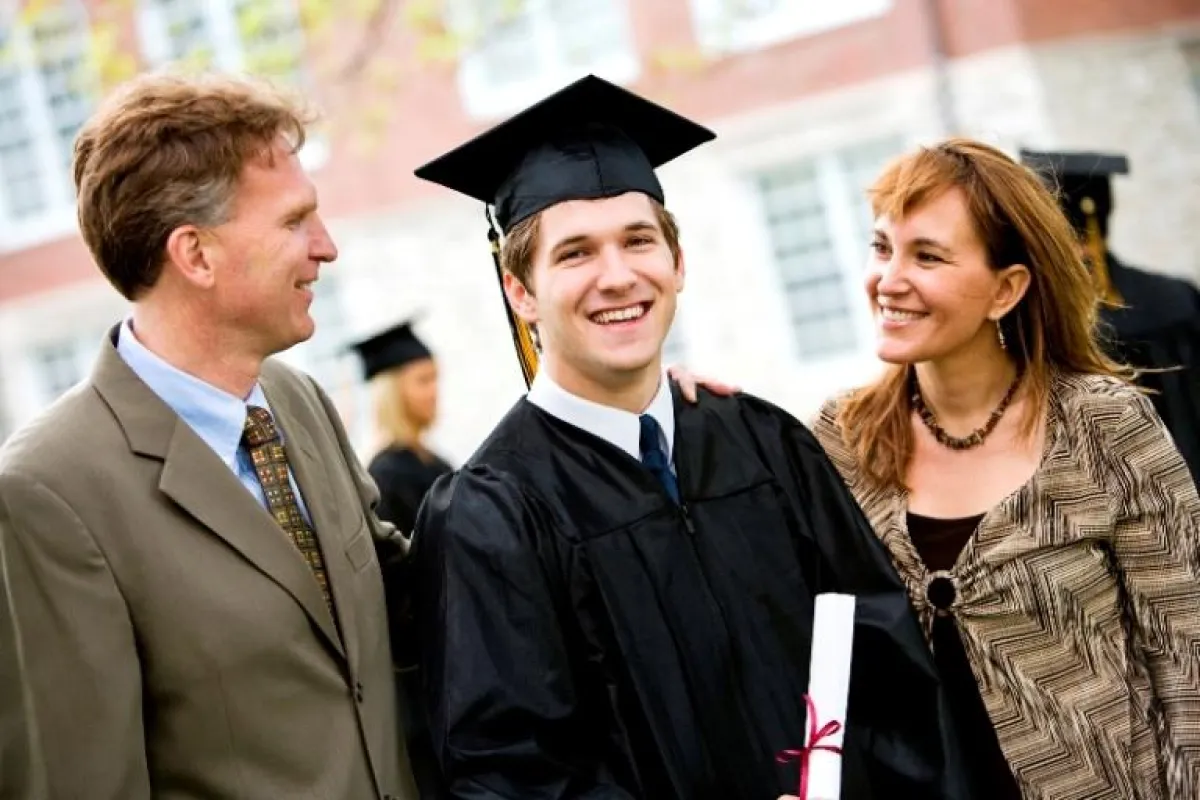 DHBW-Absolventen in Academic Robes