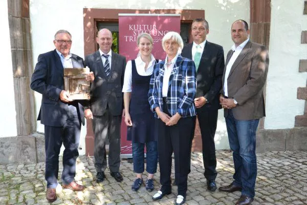 Bild: Kulturstiftung Trier präsentiert neue Stifterplatte 2012 und zeichnet drei langjährige Kulturstifter aus