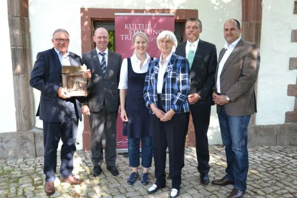 Bild: Kulturstiftung Trier präsentiert neue Stifterplatte 2012 und zeichnet drei langjährige Kulturstifter aus