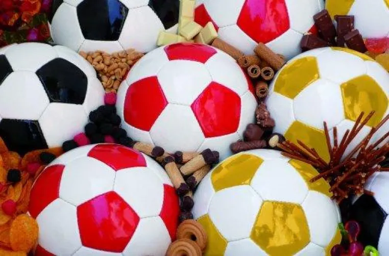Bild: Fußball-WM 2010: Experten geben Tipps zum Spannungsausgleich und ungetrübten Knabberspaß