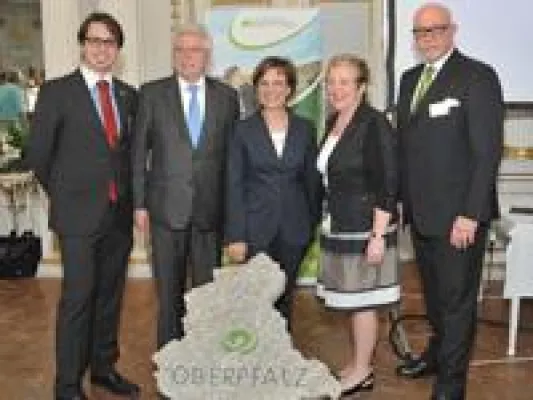 Bild: Zehn Jahre Regionalmarketing Oberpfalz: Verein feiert beim Oberpfalztag 2012 am 26. Juni in Regensburg