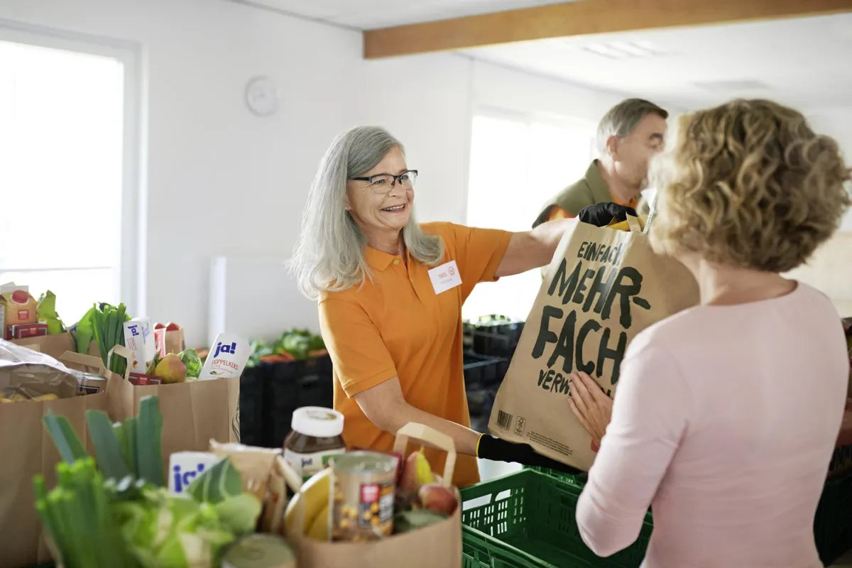 Mit dem Kauf einer Spendentüte während der REWE-Aktionswochen kann jeder die Tafel unterstützen.
