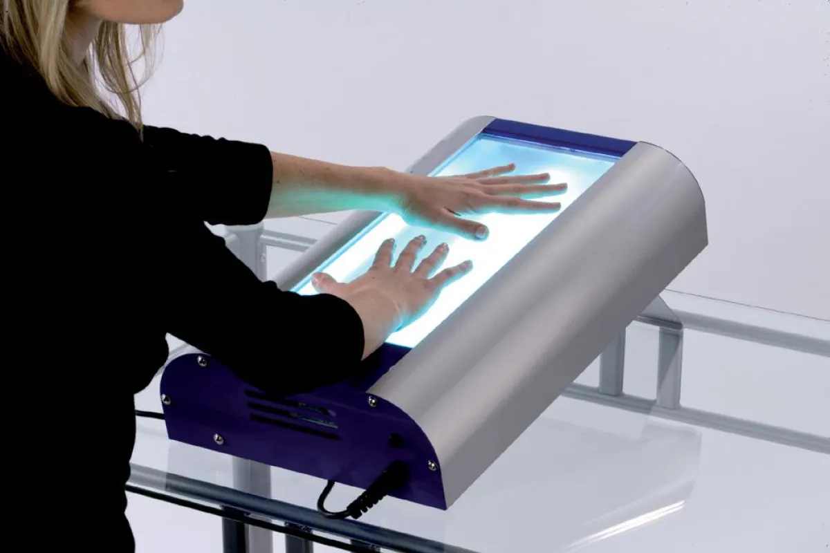 UV-Hand-/Fußgerät von DAVITA erfolgreich gegen Osteoporose einsetzen.
