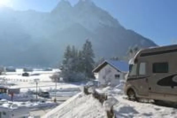 Bild: Camping Resort Zugspitze ideales Urlaubsdomizil für Wintersportler