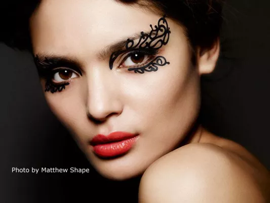 Bild: Face Lace von Phyllis Cohen die Deutschlandpremiere