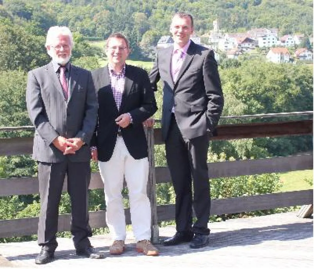 v.l.n.r. Dirk Dirks (GL Freund+Dirks), Dr. Stefan Ruppert (MdB), J. Heuser (Key Account Management))