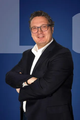 Bild: insglück verstärkt Kompetenz im Automotive-Segment