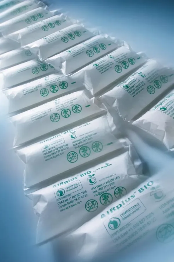 Die Luftkissen sind mit dem Keimling-Logo gekennzeichnet und machen für den Empfänger sichtbar, dass sich das absendende Unternehmen für Nachhaltigkeit einsetzt.