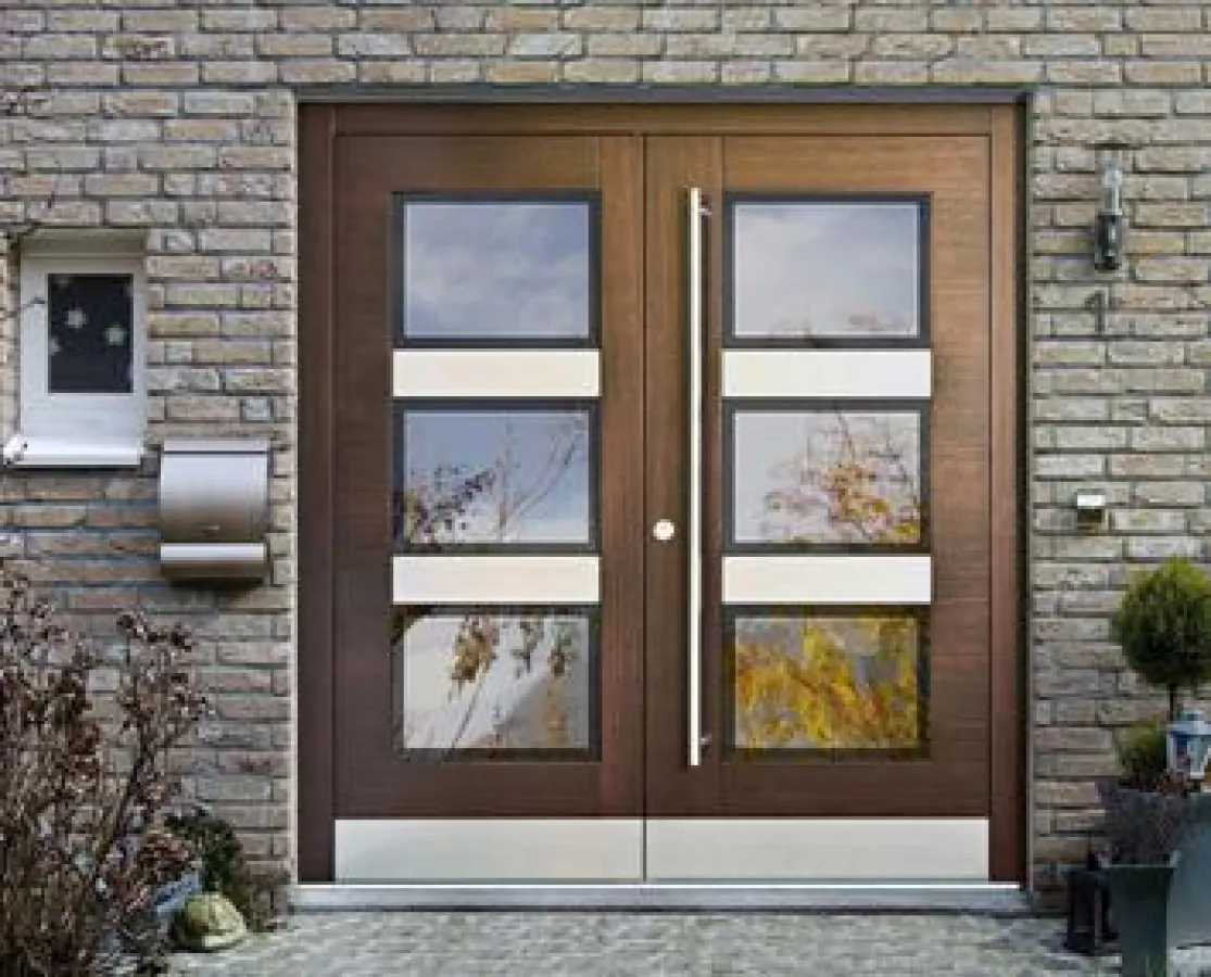 Stumpfeinschlagende Haustüranlage 2-flügelig, Modell H118 in Nürnberg, Foto: Rubner Türen