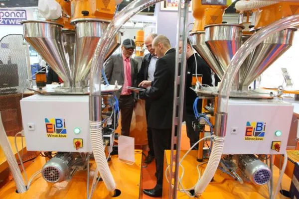 Bild: PLASTPOL – 18. Internationale Messe für Kunststoff- und Gummiverarbeitung im Mai 2014