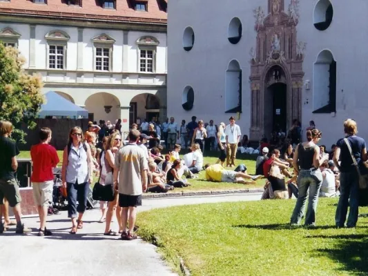 Bild: Semestereröffnung in Benediktbeuern