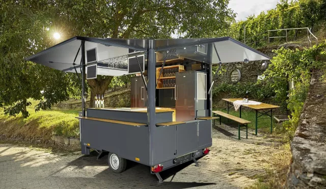 Bild: Weinwanderungen - die Coronavorschriften-konforme Alternative zu Kellerweinproben