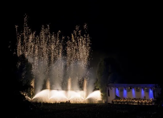 Bild: „Feuerblumen und Klassik Open Air“