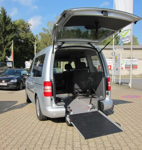 Premiere: Der neue VW Caddy Rolli-In® - Auf der REHACARE erstmalig gezeigt - von KADOMO Bild: Premiere: Der neue VW Caddy Rolli-In® - Auf der REHACARE erstmalig gezeigt - von KADOMO