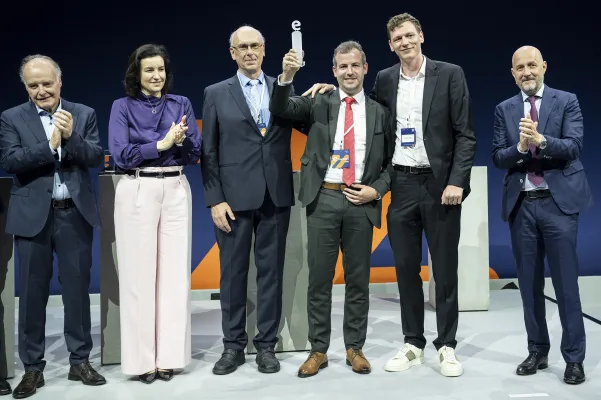 ZVEI Electrifying Ideas Award 2026 für Rittal, GSI Helmholtzzentrum und etalytics Bild: ZVEI Electrifying Ideas Award 2026 für Rittal, GSI Helmholtzzentrum und etalytics