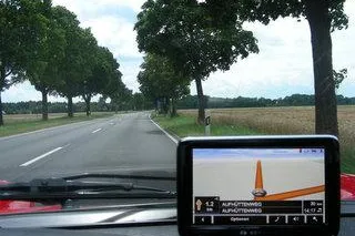 Passo Tourismo mit Navigon immer auf dem richtigen Weg Bild: Passo Tourismo mit Navigon immer auf dem richtigen Weg