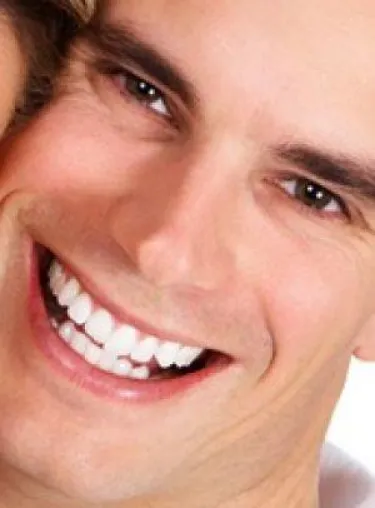 Bild: Ein fester Biss nur mit einem stabilen Fundament, auch bei Implantaten