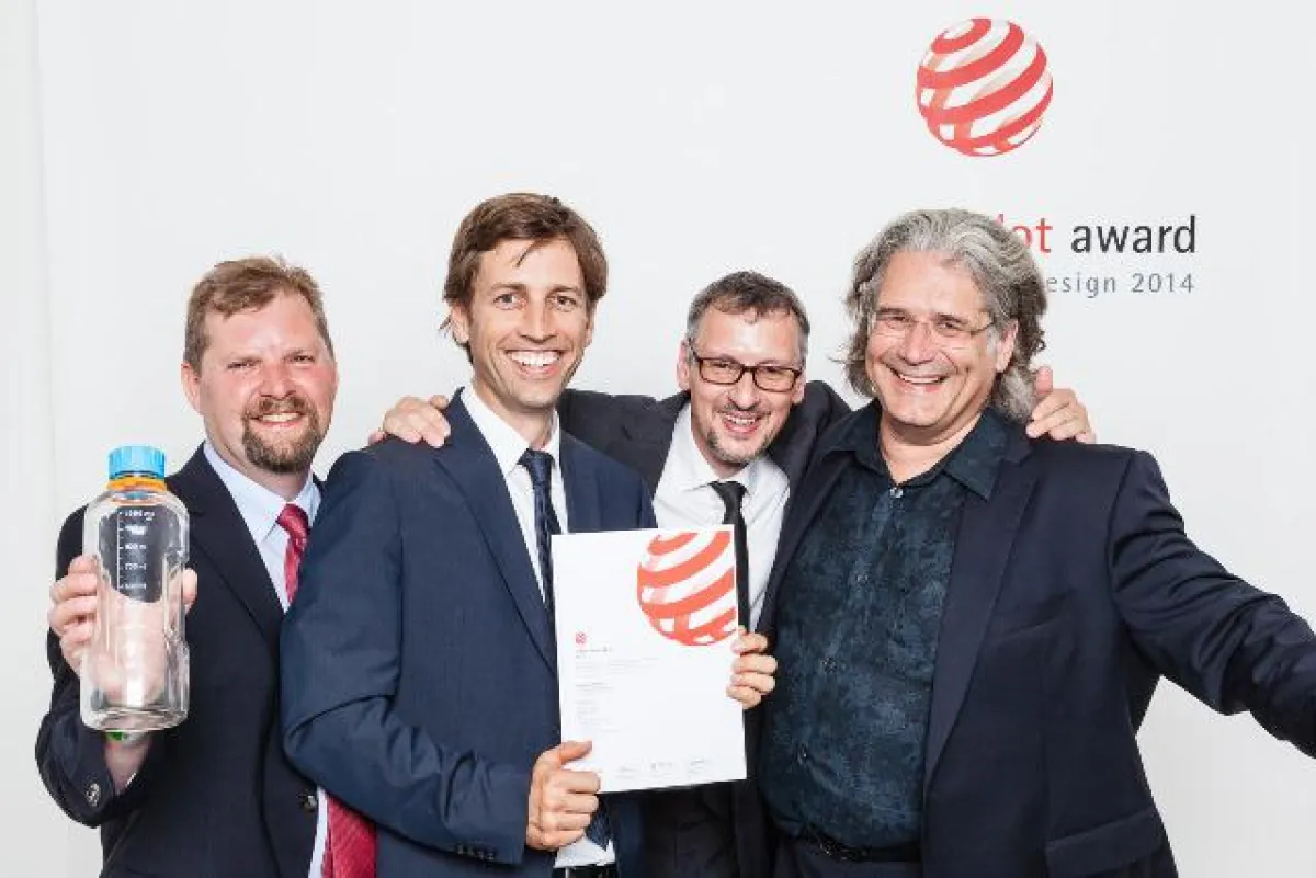 Auf der Red Dot Gala in Essen: (von links nach rechts) Alistair Rees (Product Manager Duran), Alexan