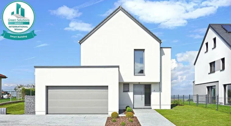 Bild: myHomeControl® gewinnt mit Partner den CLK Green Construction21.org Solution Award