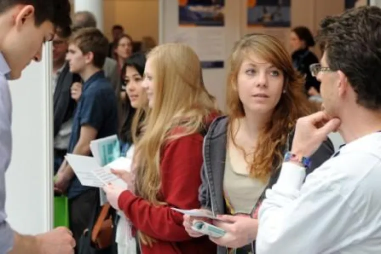 Bildungsmesse Horizon präsentiert in Friedrichshafen: Erster Corporate Communication Studiengang für Gestalter Bild: Bildungsmesse Horizon präsentiert in Friedrichshafen: Erster Corporate Communication Studiengang für Gestalter
