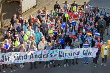 Bild: maxQ.-Projekt „Wir sind anders – wir sind Wir“ gewinnt Sonderpreis beim Deutschen Weiterbildungstag