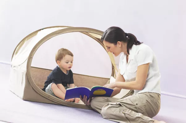 Bild: KMK Osann: Babybett und Spielhöhle - Multitalent für unterwegs