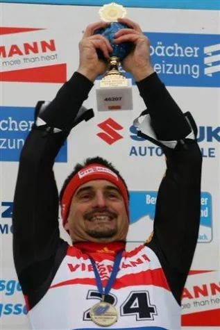 Bild: Charity Auktion mit dem erfolgreichen Rennrodler Georg Hackl