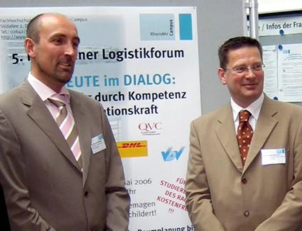 Fachleute im Dialog. T. Lindemann, QVC (li) und W. Geilenkirchen, HERZIG