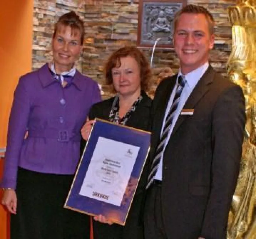 Frau Birte Löhr, Generaldirektorin, Frau Kerstin Kassner, Landrätin des Landkreises Rügen, Herr Mirco Hitzigrath, Direktionsassistent Grand Hotel Binz