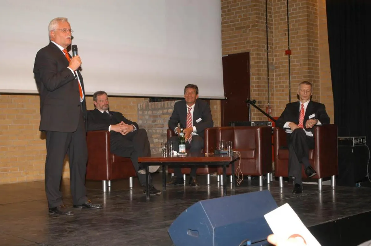Rudolf Gessinger, CEO der SAPERION AG, Dr. Ulrich Kampffmeyer, Bernhard Zöller und Michael Frihs, Vertriebsleiter Deutschland der SAPERION AG