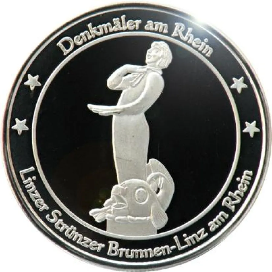 Linzer Strünzer Brunnen auf dem Burgplatz in Linz am Rhein