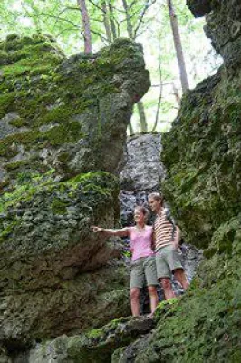 Höhlen, Felsen, Abenteuer - Wandern im Amberg-Sulzbacher Land Bild: Höhlen, Felsen, Abenteuer - Wandern im Amberg-Sulzbacher Land