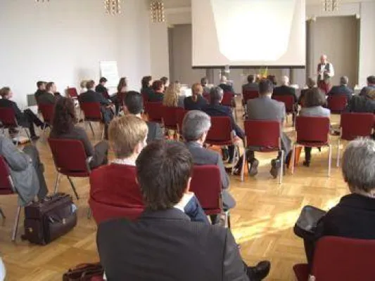 Das gehirngerechte Unternehmen der Zukunft - Alter der MitarbeiterInnen spielt keine Rolle mehr Bild: Das gehirngerechte Unternehmen der Zukunft - Alter der MitarbeiterInnen spielt keine Rolle mehr