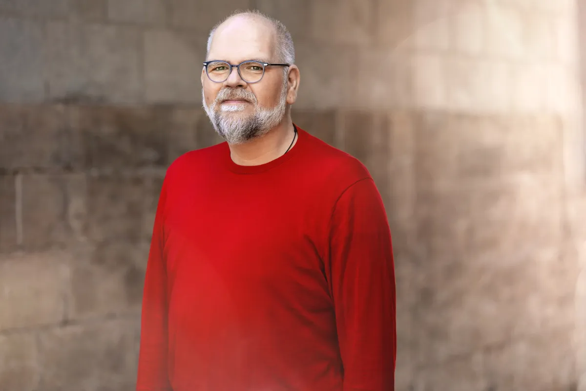 Lutz Ostheim-Dzerowycz, Familientrauerbegleiter und Vereinsvorstand (© Marie Liebig Fotografie)
