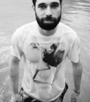 Hotsunday - Fashion und Design T-Shirts kombiniert mit moderner Fotokunst Bild: Hotsunday - Fashion und Design T-Shirts kombiniert mit moderner Fotokunst