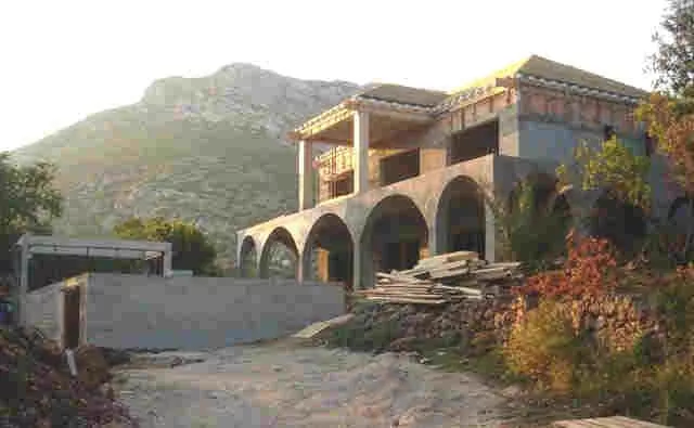 Bild: Strand- Immobilien in Kroatien immer seltener im Angebot - Luxusvilla in Dalmatien bald vollendet