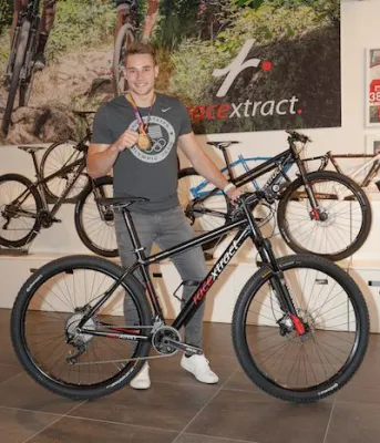 Johannes Vetter wird Markenbotschafter von racextract Bild: Johannes Vetter wird Markenbotschafter von racextract