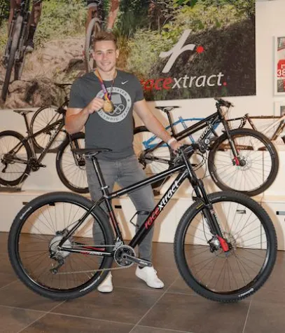Bild: Johannes Vetter wird Markenbotschafter von racextract