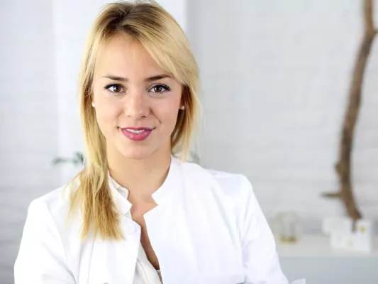 Bild: Expertin klärt auf: Elterlicher Druck im Kindesalter führt zu gestörtem Essverhalten bei Heranwachsenden