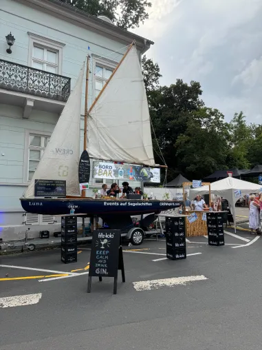 LUNA BordBar: Aus altem Segelboot wird mobile Bar Bild: LUNA BordBar: Aus altem Segelboot wird mobile Bar