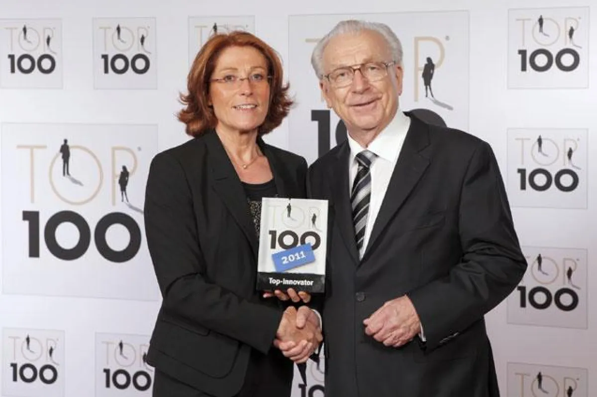 Abb.: Sabine Herold, Geschäftsführende Gesellschafterin von DELO, und Lothar Späth, Mentor TOP 100