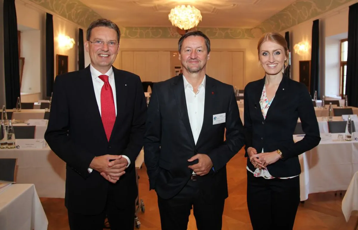 Prof. Dr. Guido Quelle, Hans-Jürgen Herr und Linda Vollberg (Foto v. l. n. r.)