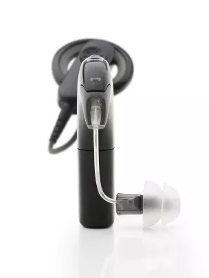 Bild: CI-Patienten mit Restgehör: Cochlear Nucleus 6 System bietet Hybrid-Option jederzeit nach der OP