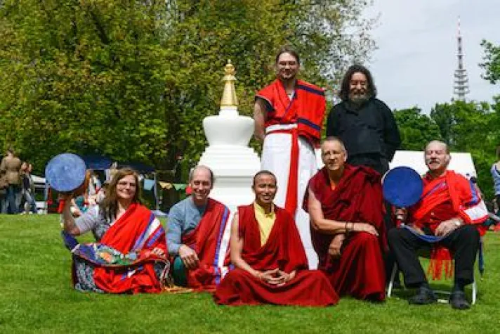 Bild: Ganz Hamburg feiert Buddhas Geburtstag