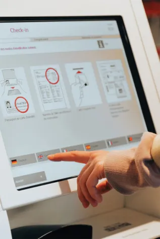 Bild: "Intralogistik beginnt an der Schwelle zum Firmengelände"