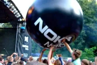 NOKIA lässt die Ballone tanzen Bild: NOKIA lässt die Ballone tanzen