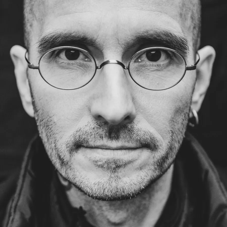 Blitz-Shooting mit Herrn Meinel (©) an der Kulturkirche in Neubrandenburg. (© Herr Meinel)