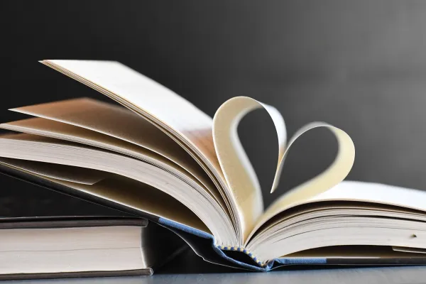 Bild: Deshalb bleiben Bücher im Zeitalter künstlicher Intelligenz unverzichtbar