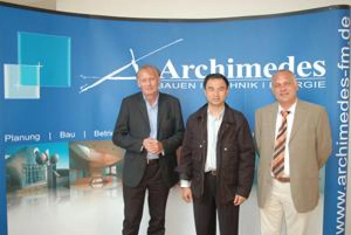 v.l.: Dr. Michael Lorenz (Archimedes), Mongkul Siriwattanalert (Bayer Thai AG), Stefan Hoffmann (Archimedes)