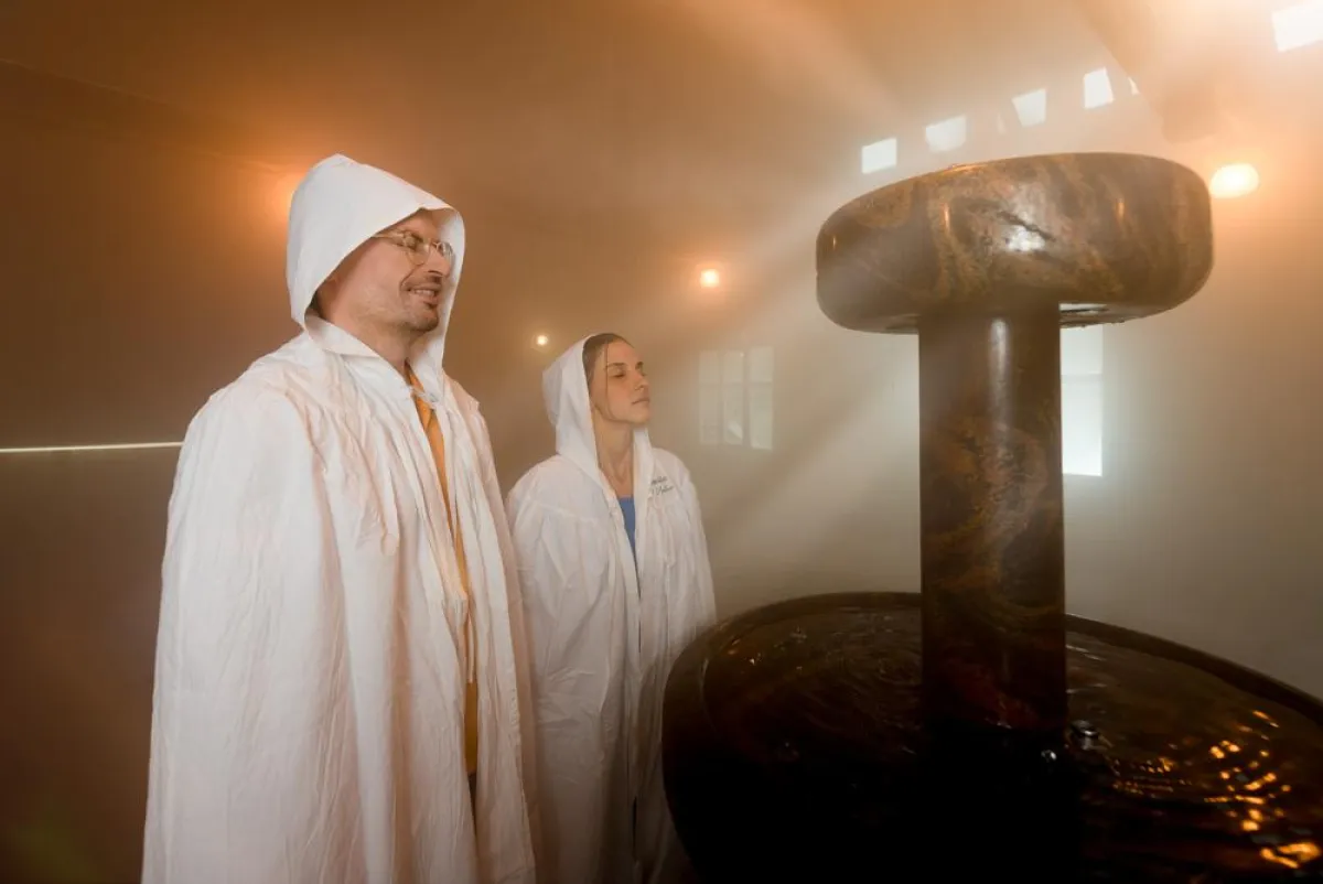 Durchatmen in der Zerstäuberhalle in Bad Sulza. Foto: Transmedial